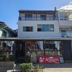 Com Uma Linda Vista O Mar, A 30m Da Praia. Apartamento